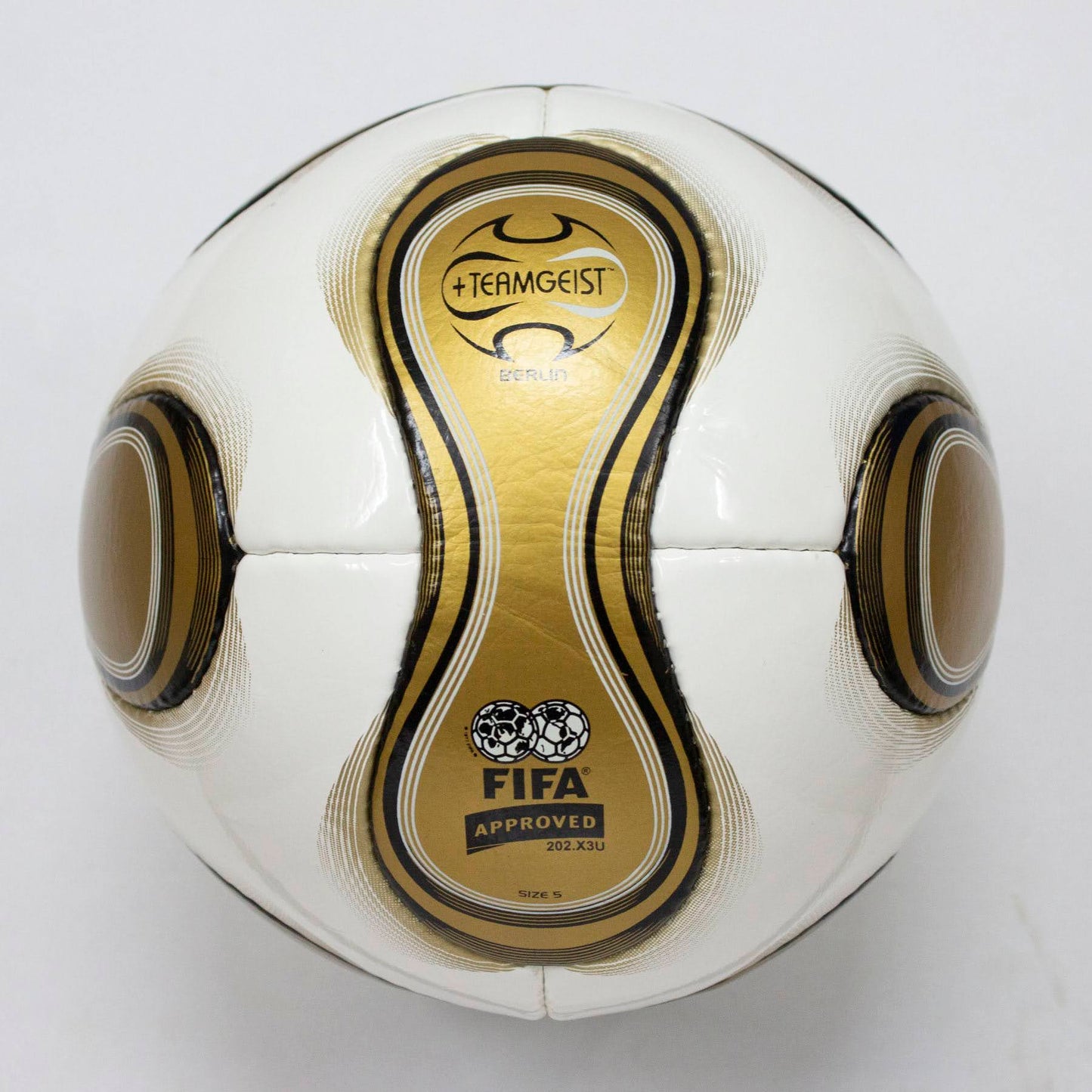 Adidas Teamgeist Berlin | Final Ball | 2006 FIFA World Cup Ball | SIZE 5 01