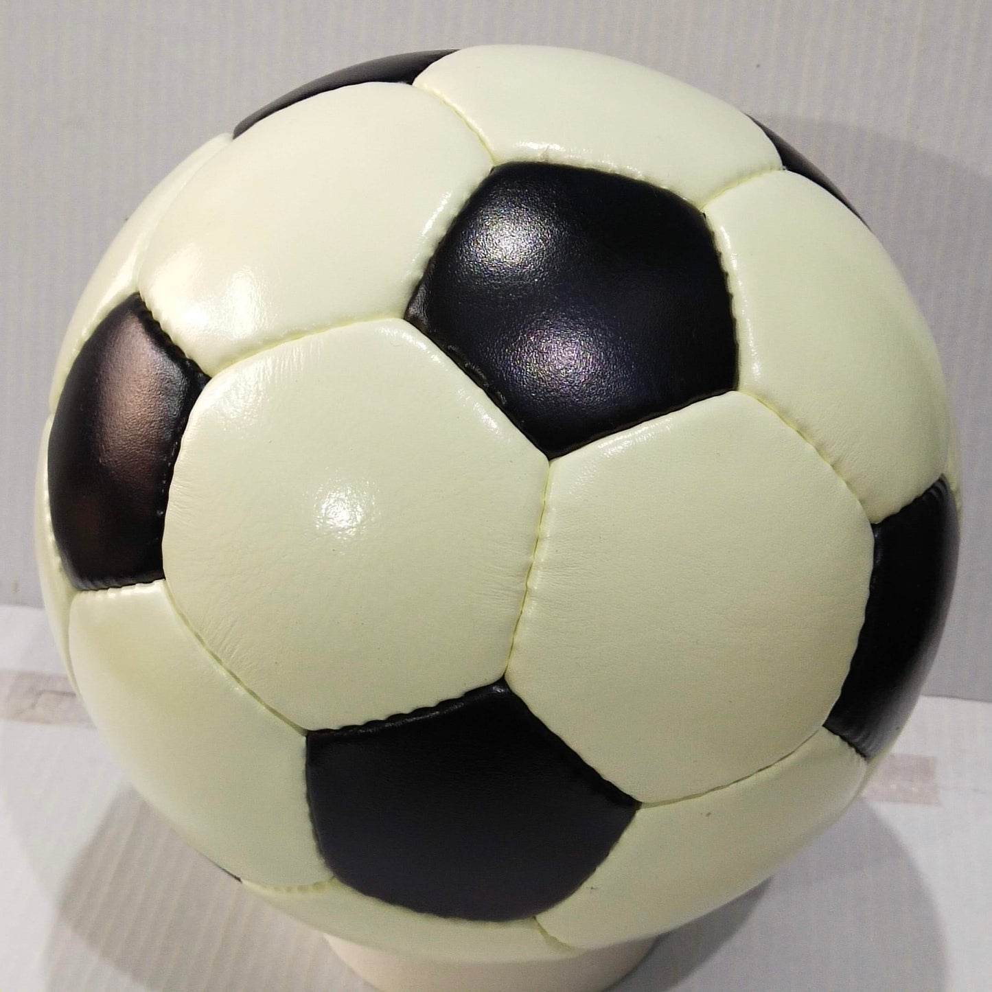 Adidas Telstar Durlast | 1970 FIFA WORLDCUP BALL | Genuine Leather SIZE 5 06
