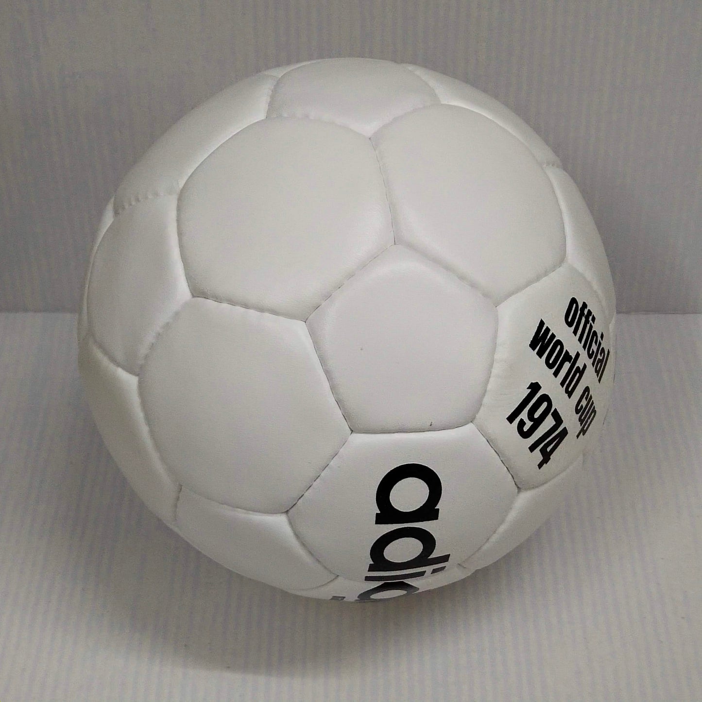 Adidas Chile Durlast | 1974 | FIFA World Cup Ball | Genuine Leather | SIZE 5 06