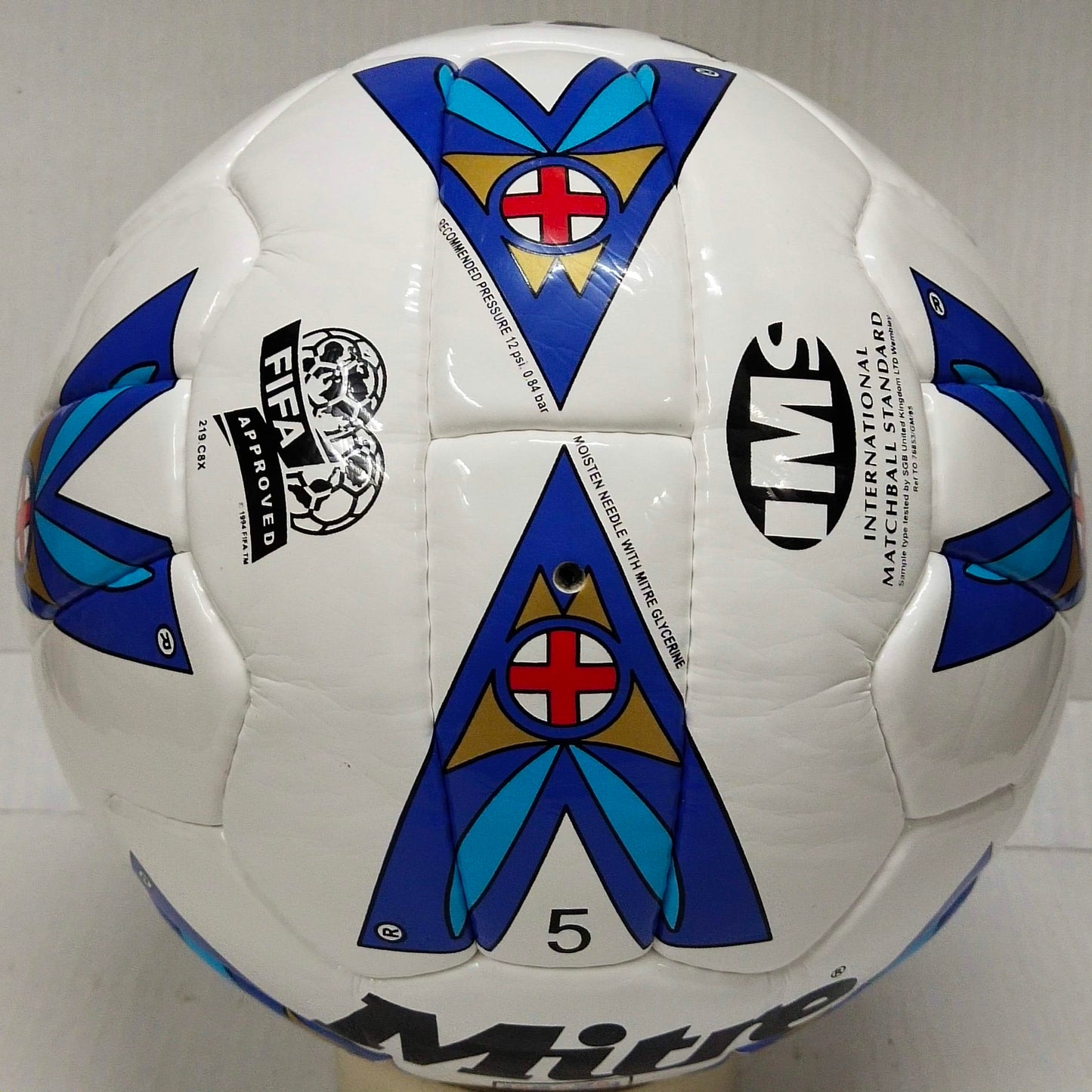 Mitre Ultimax | England | 1995 | The FA Premier League | Size 5 02