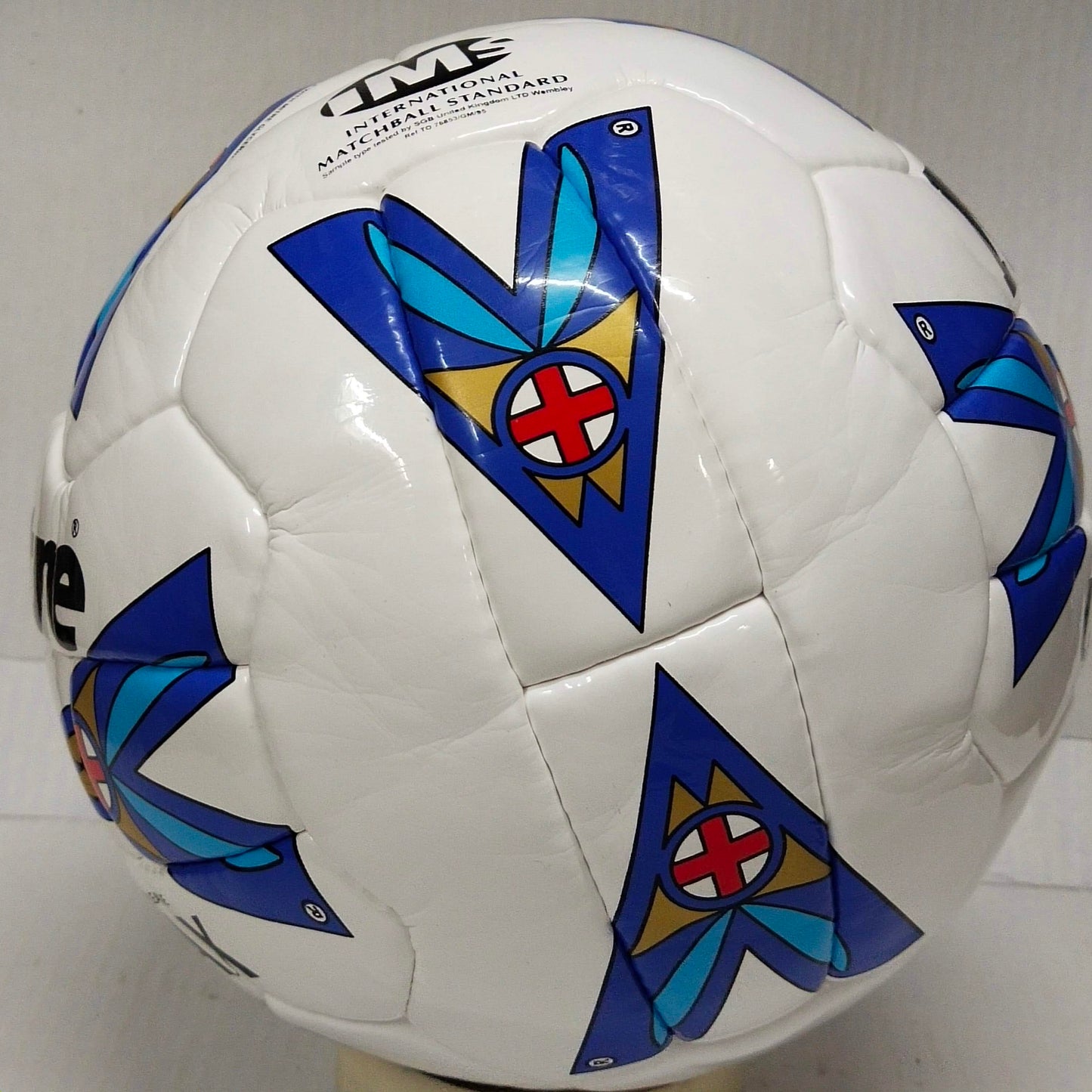 Mitre Ultimax | England | 1995 | The FA Premier League | Size 5 03