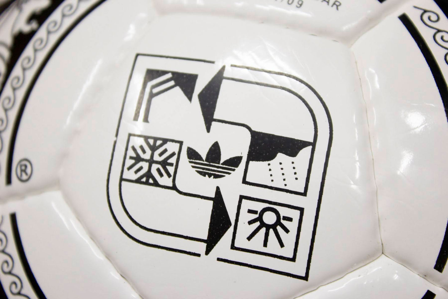 Adidas Etrusco Unico | 1990 FIFA World Cup Ball | SIZE 5 05