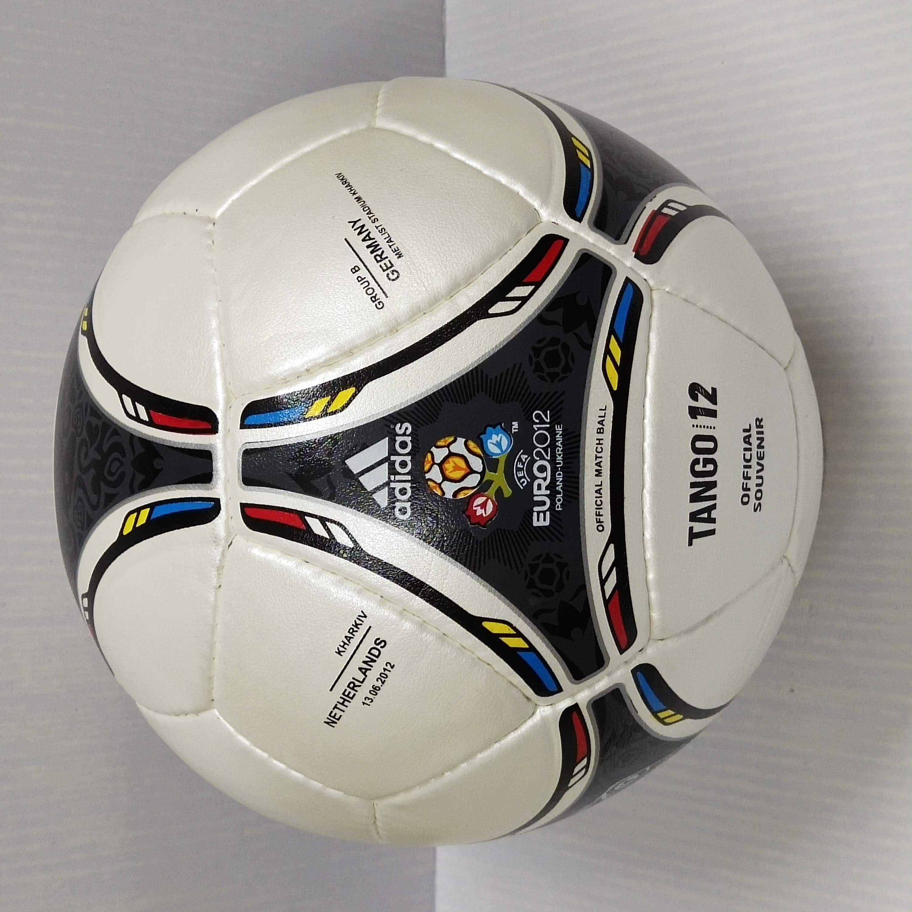 Adidas_Tango_12_2012_UEFA_Euro