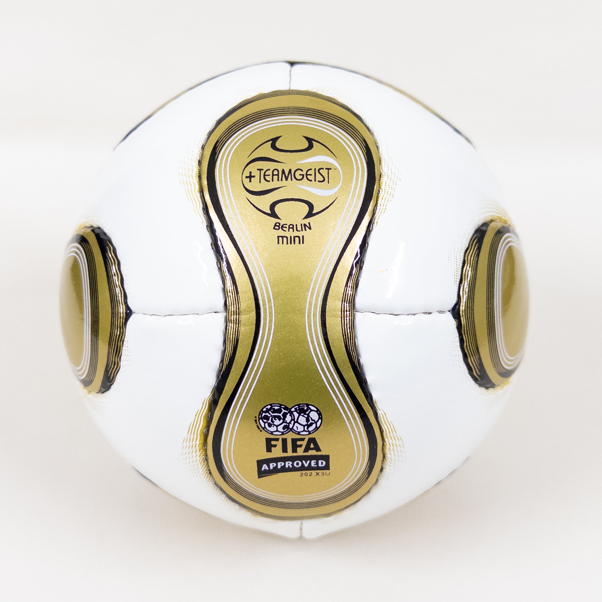Adidas Teamgeist Berlin MINI | Italy VS France | 2006 FIFA World Cup Ball 02