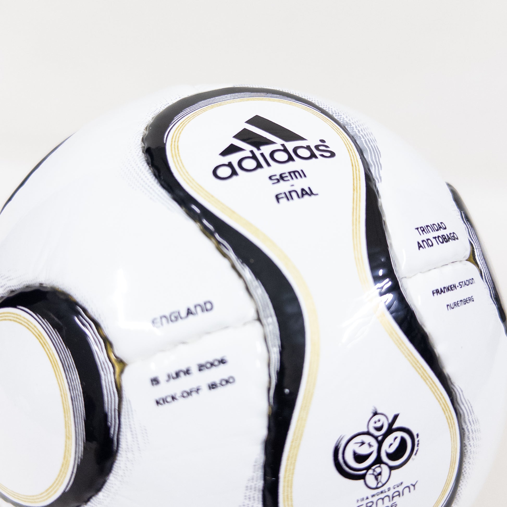 Adidas Teamgeist MINI Ball | England VS Trinidad and Tobago | 2006 FIFA World Cup Ball 04