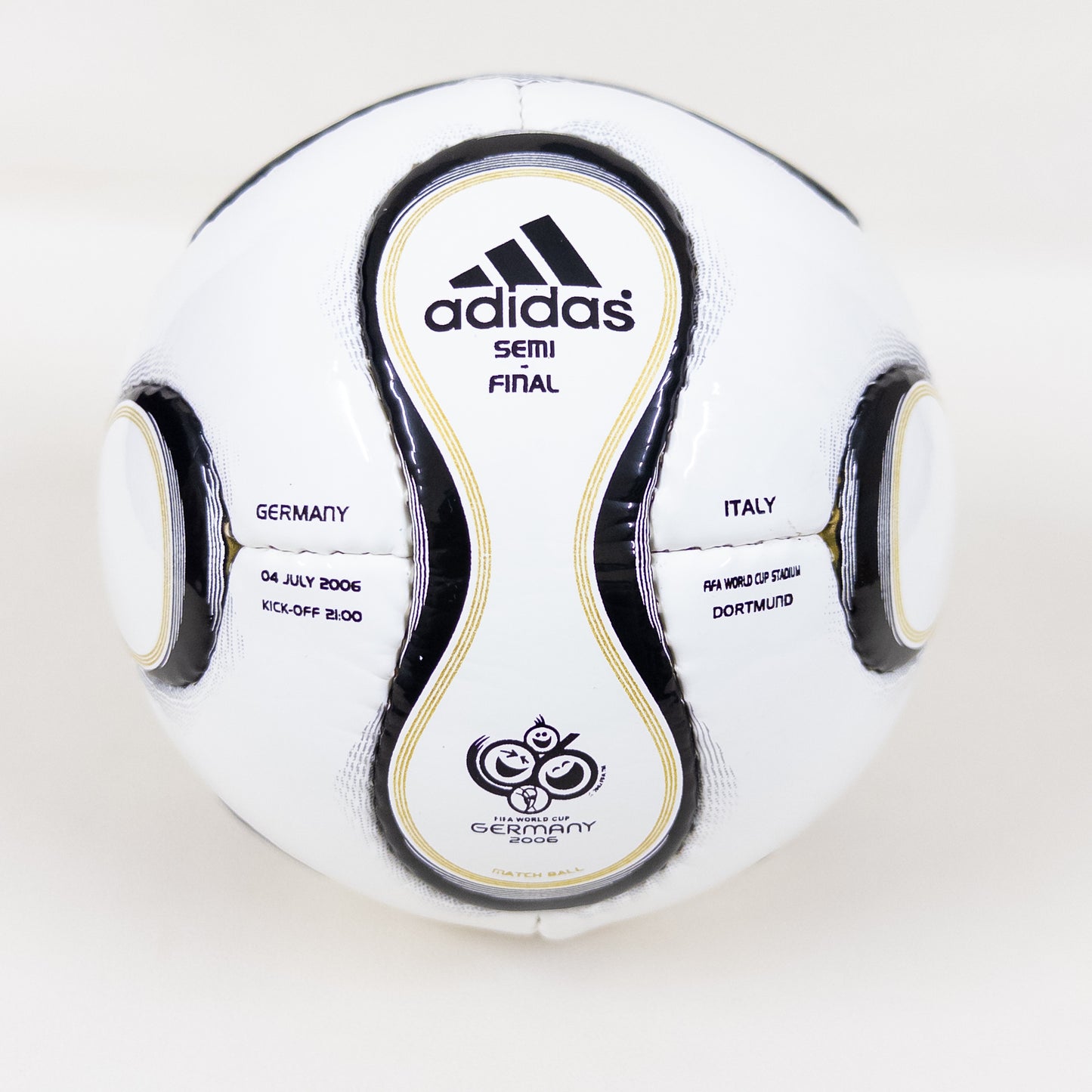 Adidas Teamgeist MINI Ball | Germany VS Italy | 2006 FIFA World Cup Ball 01