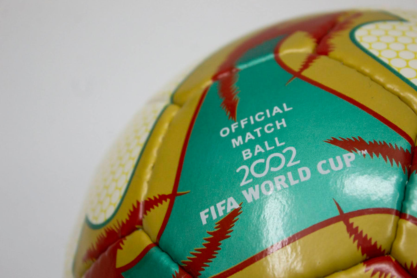 Adidas Fevernova | 2002 FIFA World Cup Ball | Gold Metallic SIZE 5 04