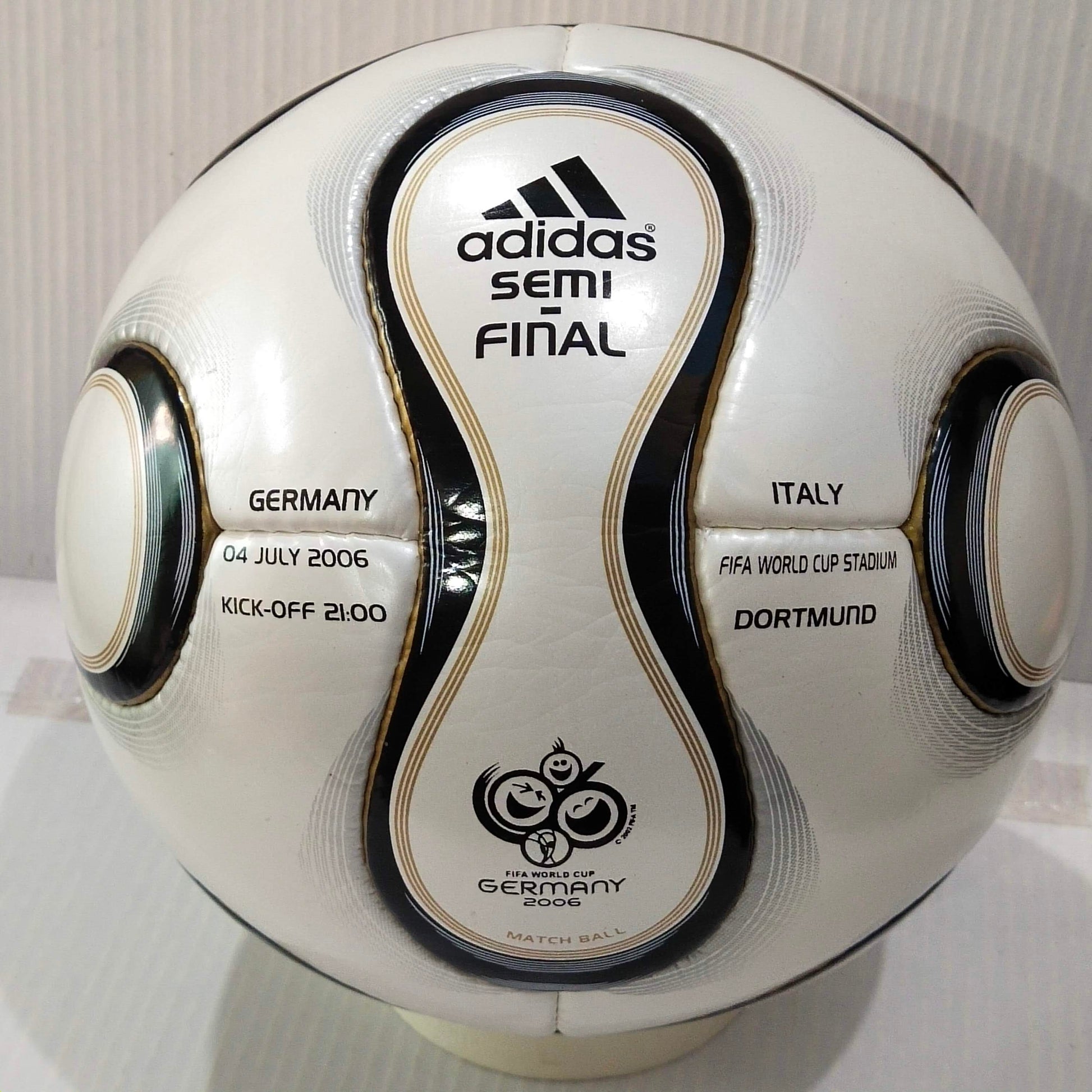 Adidas Teamgeist Match Ball | Semi Final | Germany VS Italy | 2006 FIFA WORLD CUP BALL | SIZE 5 01