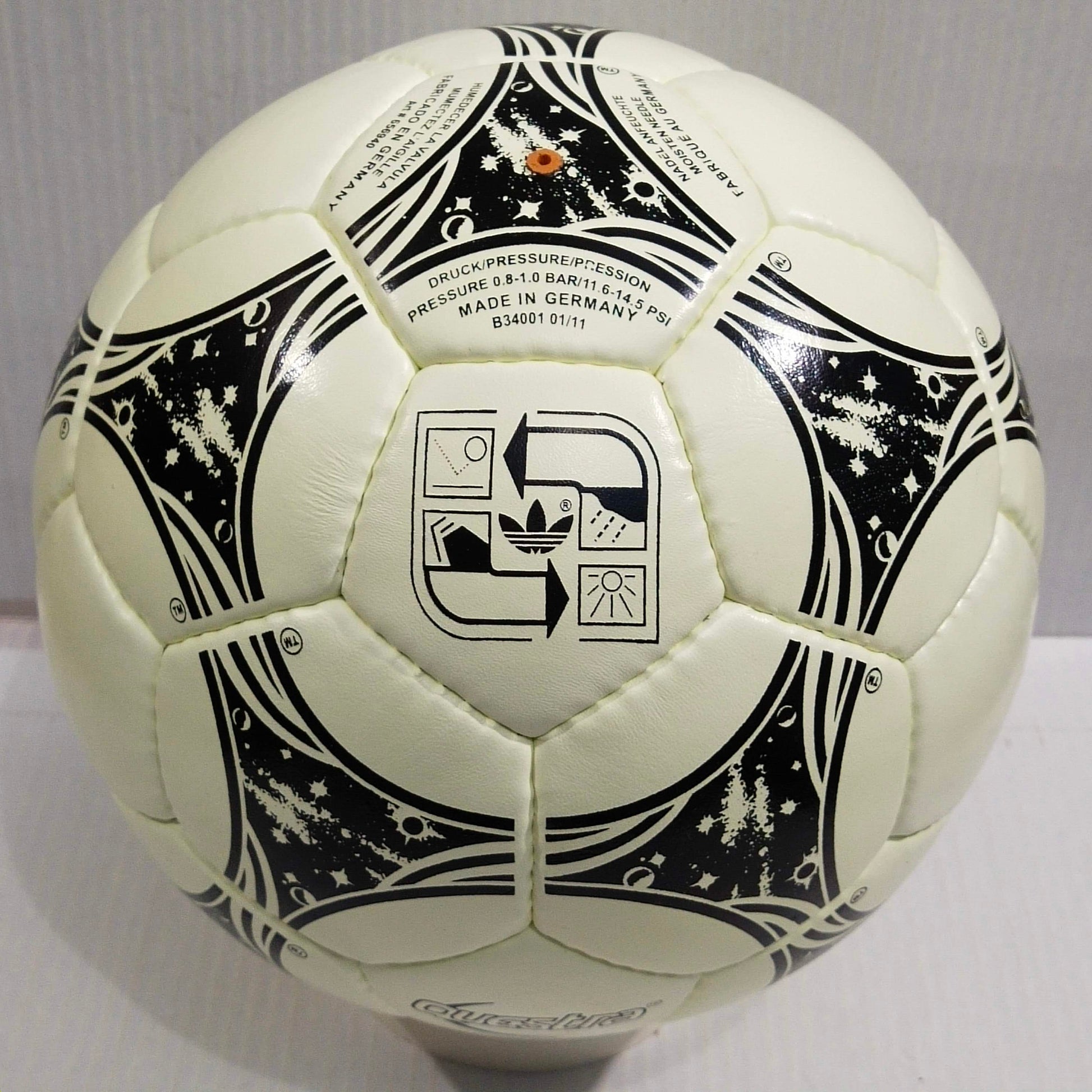 Adidas Questra | 1994 FIFA World Cup Ball | Genuine Leather Off White | SIZE 5 05