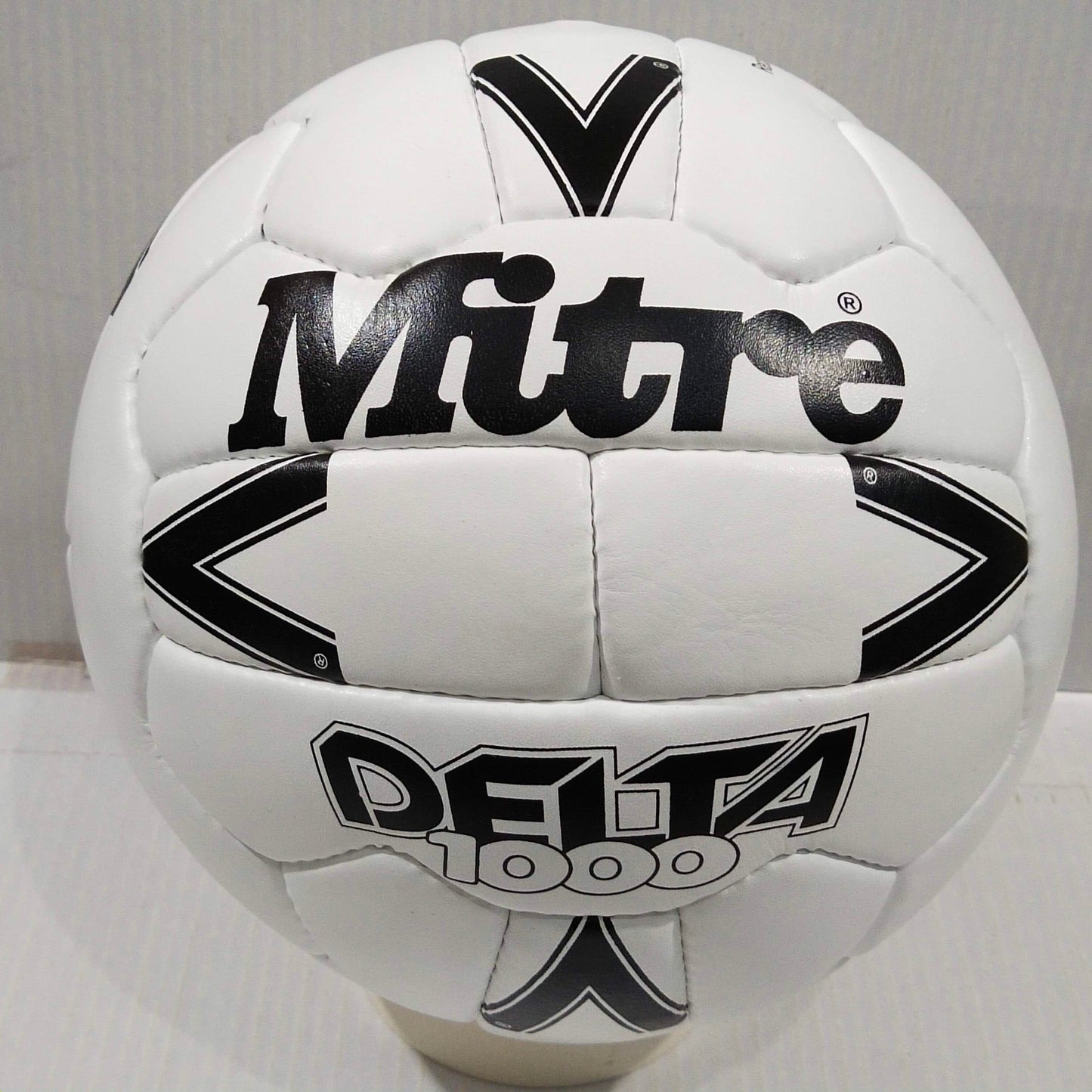 Mitre | Delta 1000 | 1988 | The Football Association | Genuine Leather | Size 5 04