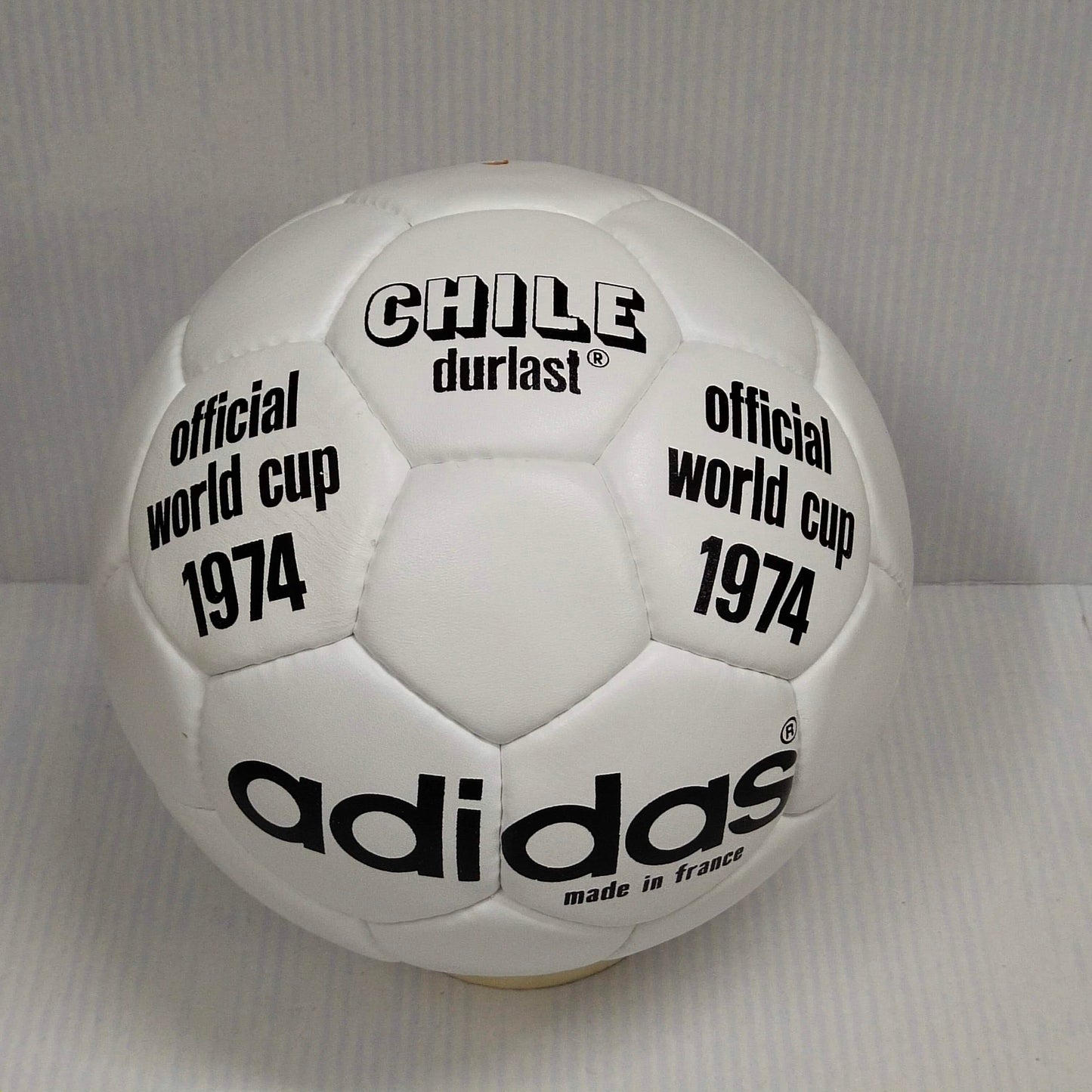 Adidas Chile Durlast | 1974 | FIFA World Cup Ball | Genuine Leather | SIZE 5 01
