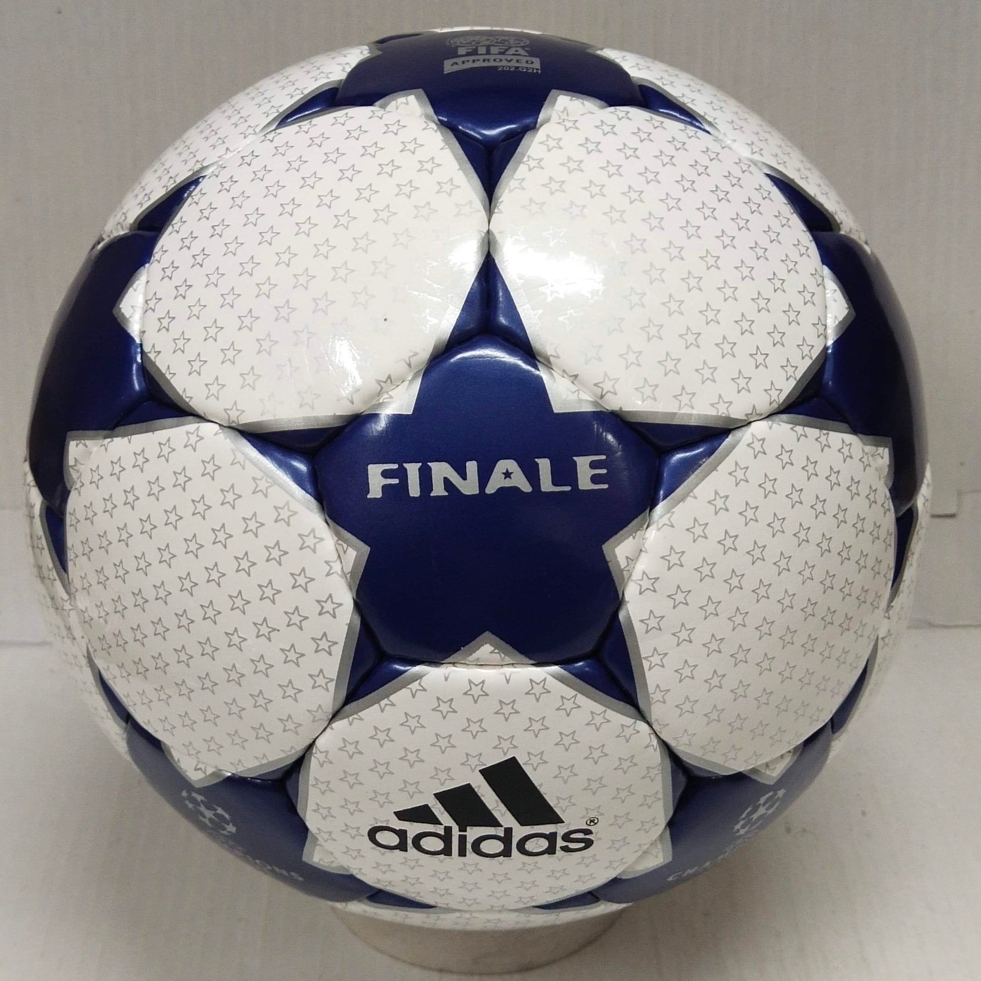 Adidas Finale AufSchalke | 2003-2004 | Final Ball | UEFA Champions League Ball | Size 5 02