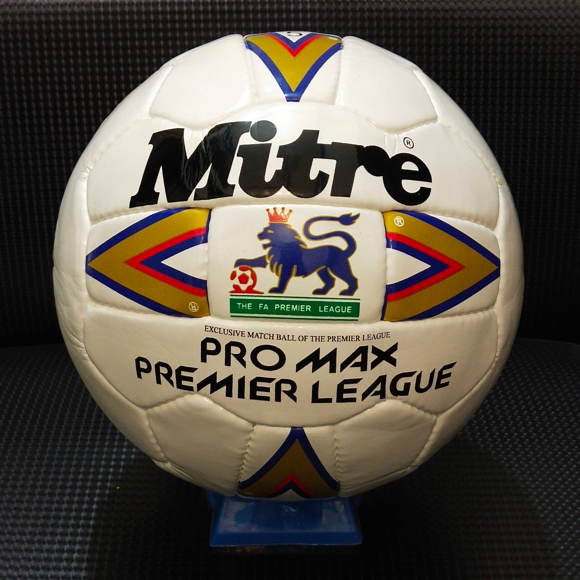 Mitre Pro Max Premier League | 90s | The FA Premier League | Size 5 01