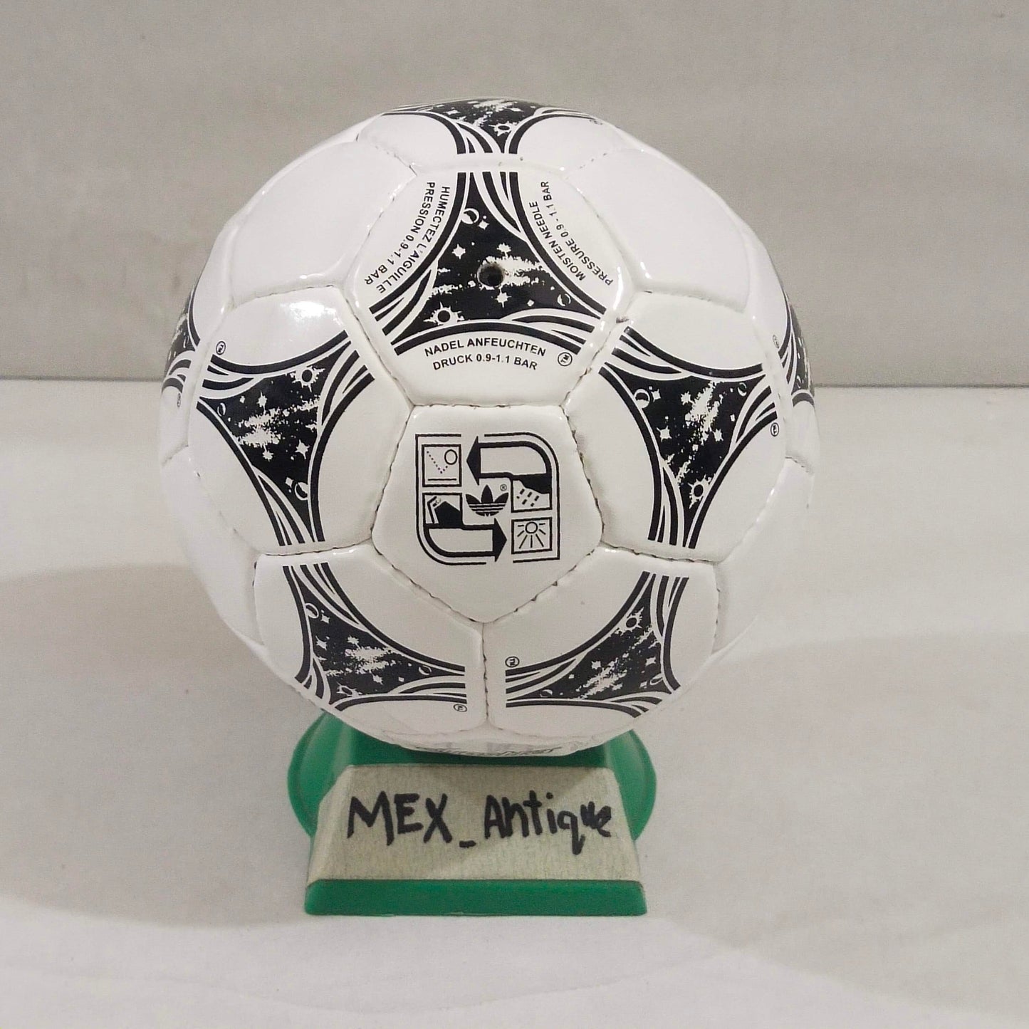Adidas Questra Mini | FIFA World Cup Ball 1994 | Mini Ball 02
