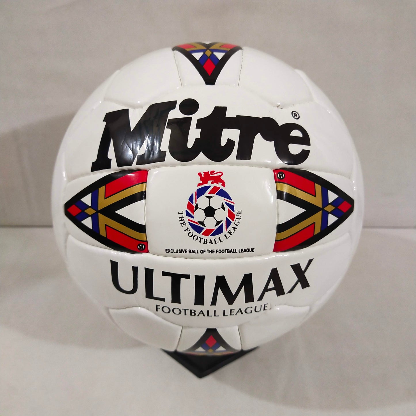 Mitre Ultimax | 90s | The Football League | Size 5 01