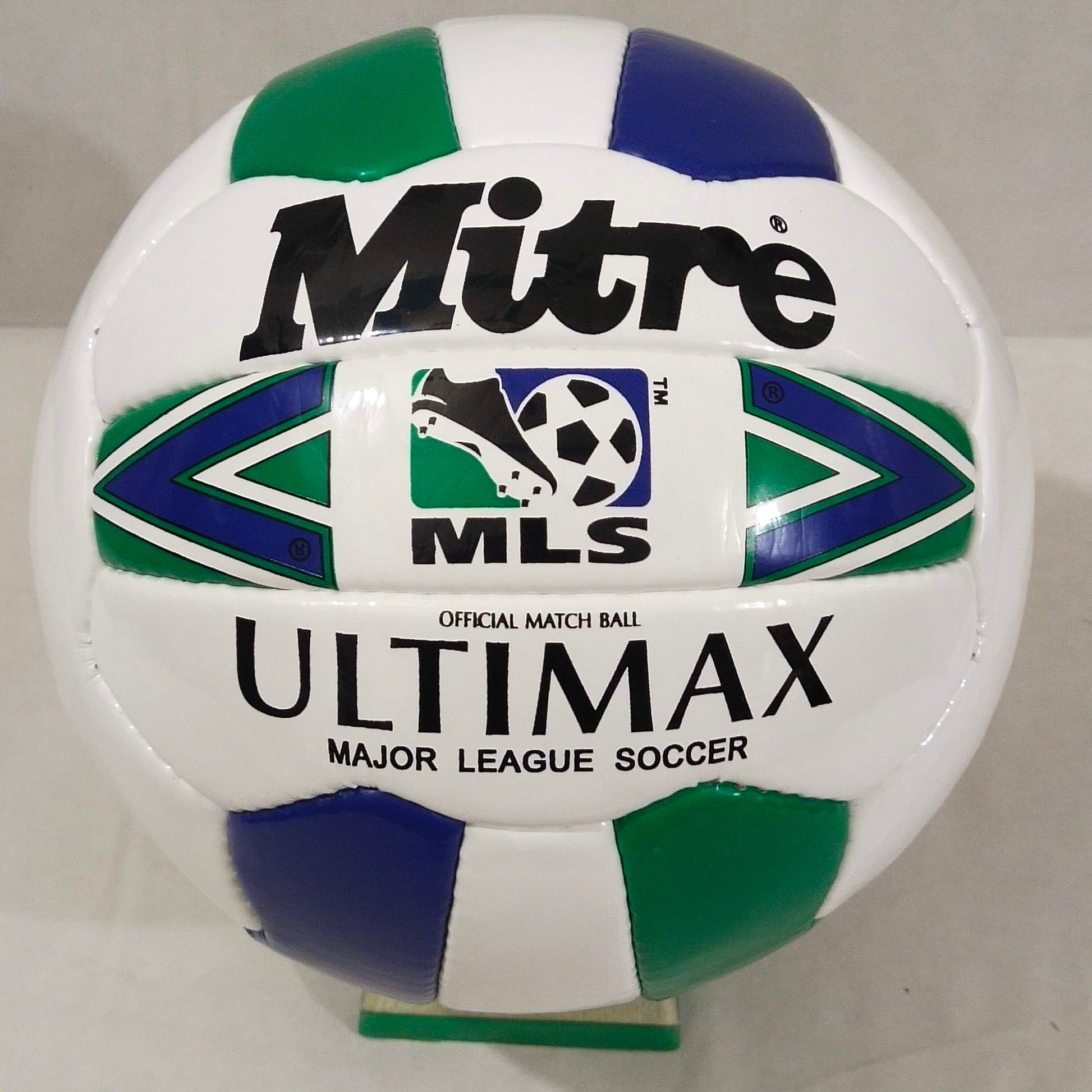 Mitre Ultimax | MLS | 90s | The Major Soccer League | Size 4 01Mitre Ultimax | MLS | 1996-2000 | Major League Soccer | Size 4 02