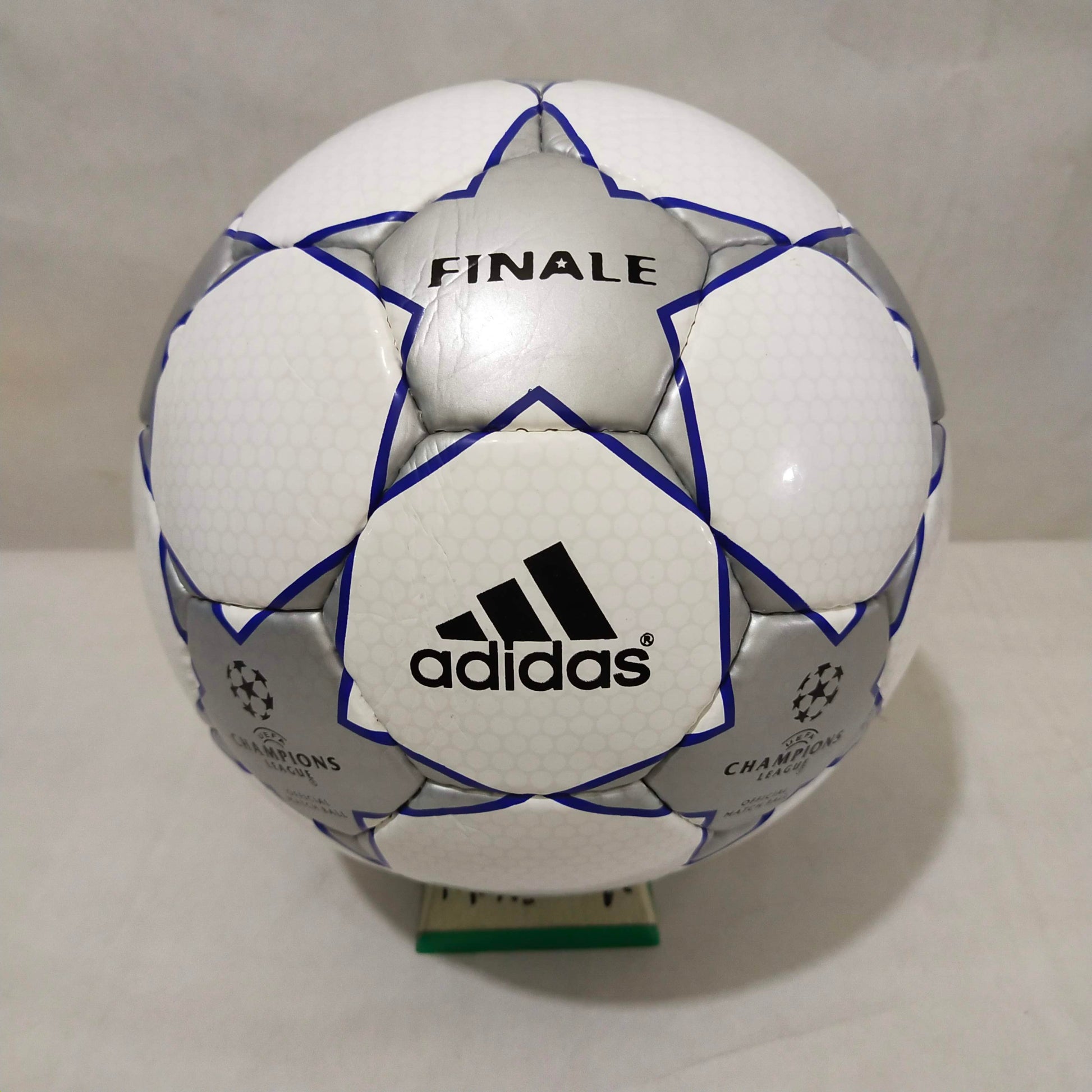 Adidas Finale 1 | 2001-2002 | UEFA Champions League Ball | Size 5 01